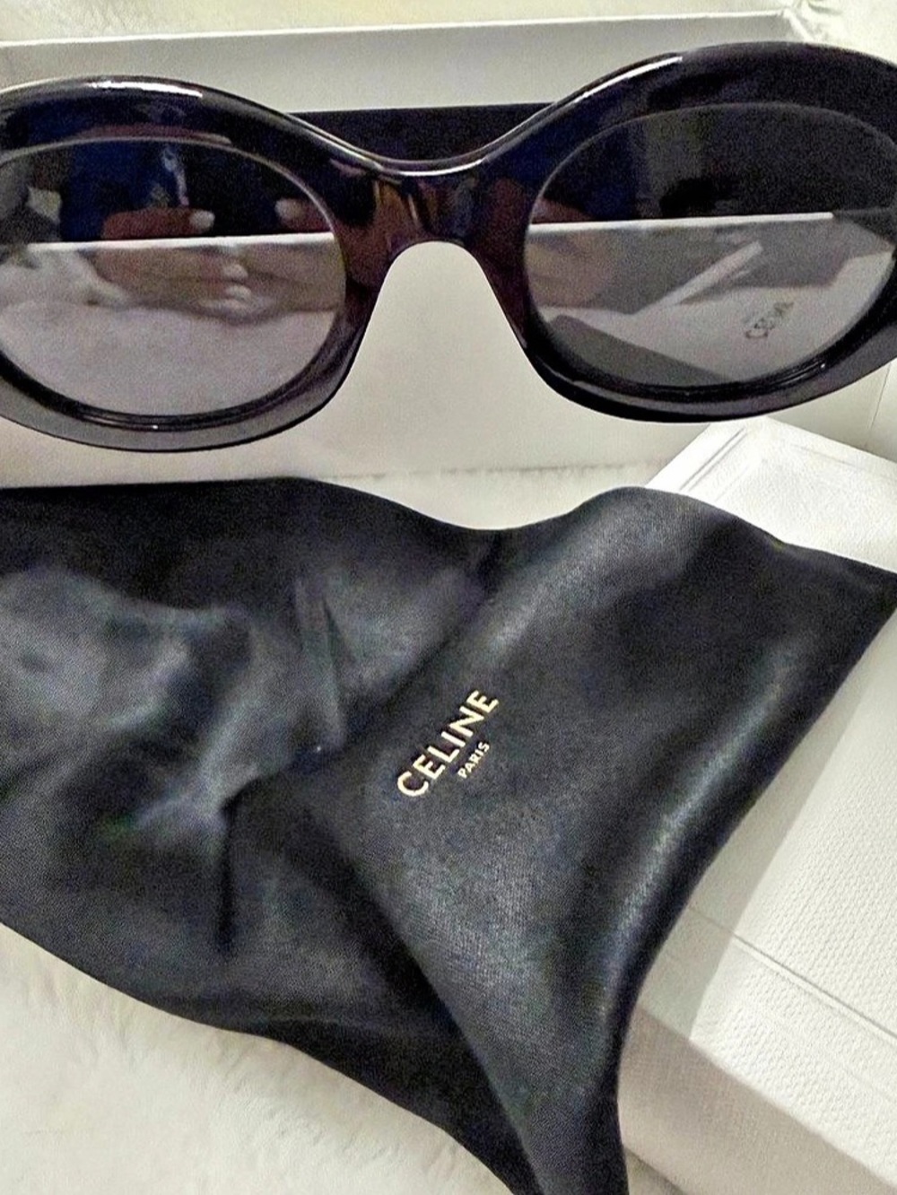 CELINE Triomphe Oval Sunglasses CL40194U Black